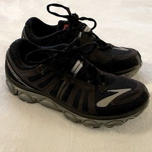 Brooks Size 7